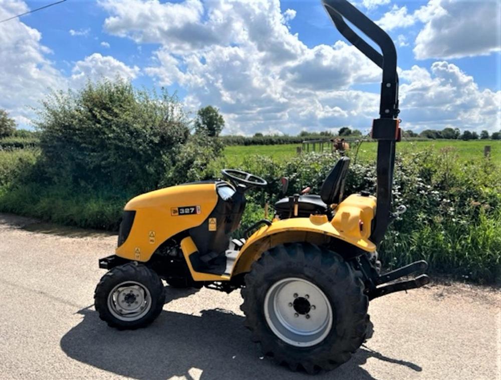 JCB 327 Compact Tractor for Sale P&D Engineering (Bredon) Ltd