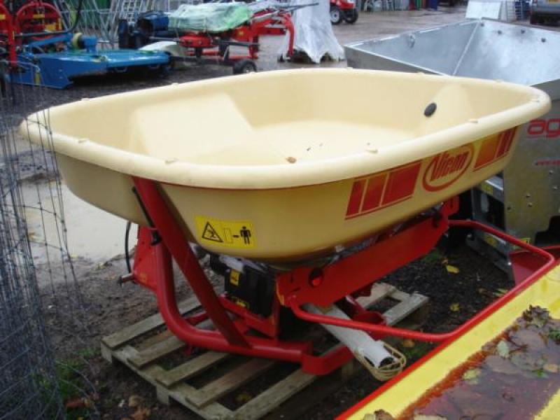 Vicon PS 1354 Fertiliser Spreader for Sale P and D Engineering